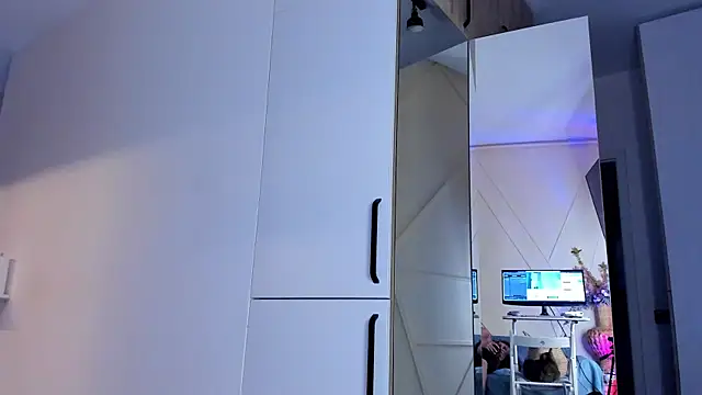  alleyesonme  online show from September 24, 3:22 pm