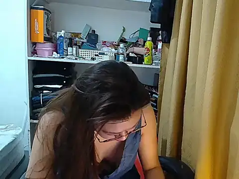 crizzybel online show from February 6, 8:45 pm