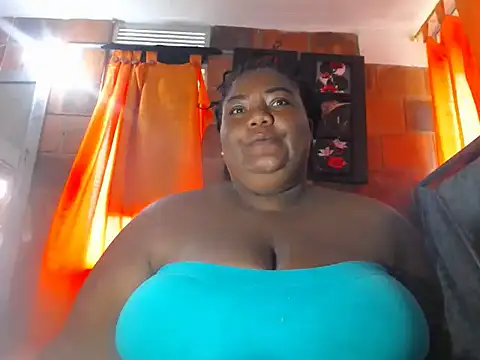 bustyboobsxxll online show from June 7, 12:12 pm