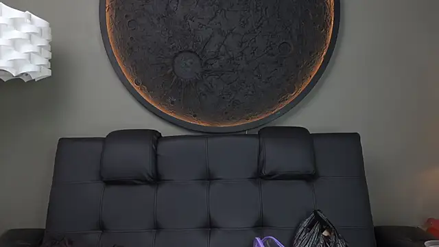 miss vaiolette online show from September 18, 11:09 am