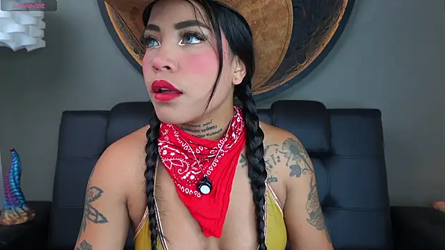 miss vaiolette online show from December 20, 11:25 am