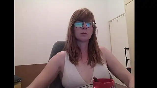 SavannaGirly online show from June 10, 7:18 am