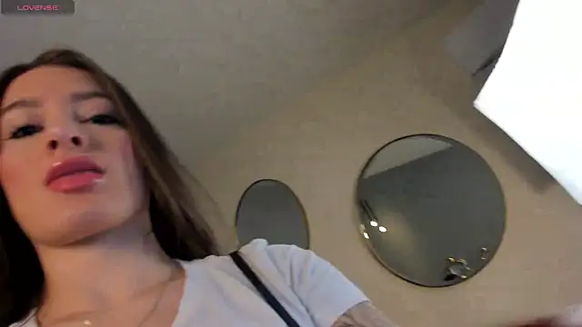 MaryLewis  online show from January 12, 1:05 pm