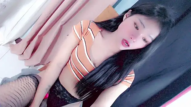 kylamooree online show from February 27, 6:24 am