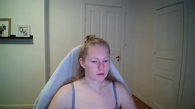 Girlnina-1995 online show from September 30, 8:09 am