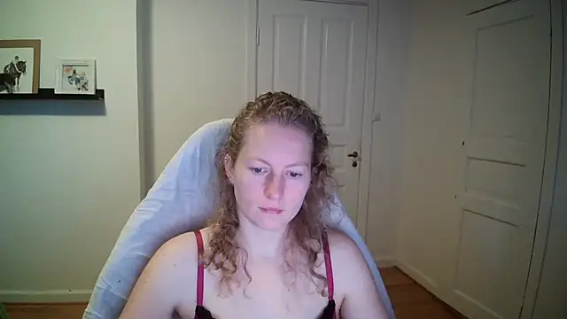 Girlnina-1995 online show from October 15, 7:22 am