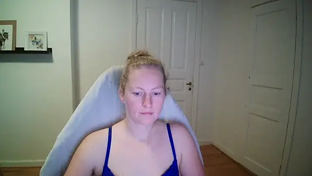 Girlnina-1995 online show from September 16, 3:09 pm