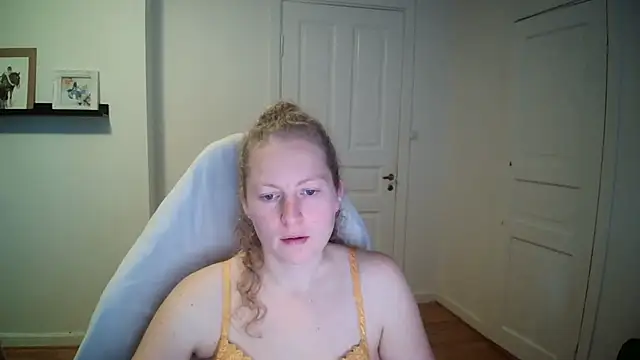 Girlnina-1995 online show from October 1, 8:41 am