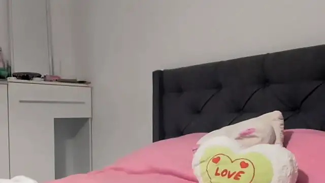 tamarapervert online show from February 18, 8:08 pm