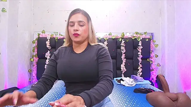  carolina fox online show from October 7, 3:11 am