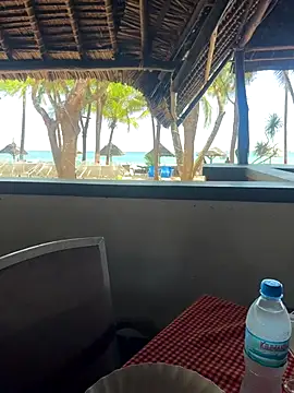 peeky pinky online show from October 12, 8:17 am