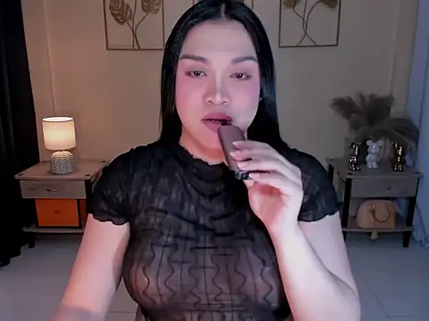 MaxeneCullens online show from December 23, 7:56 am