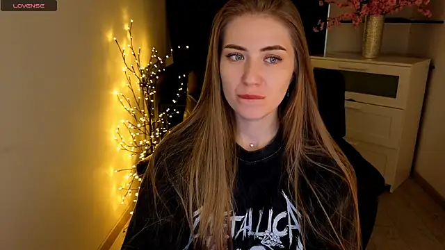 Adelyna Bird online show from April 24, 6:27 am