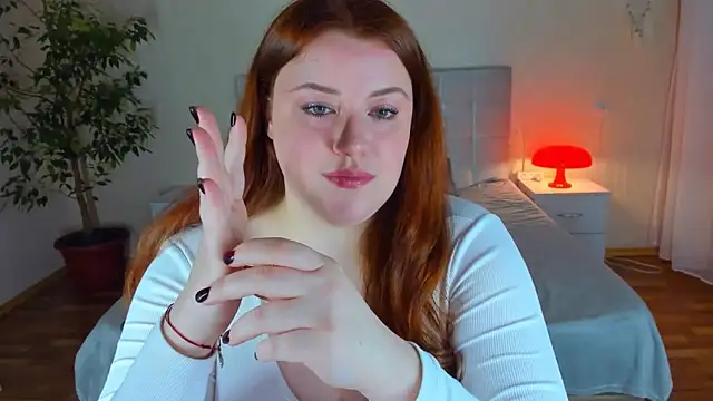 PolinaSalvatore online show from December 13, 7:53 pm