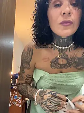 girl tatto13 online show from November 16, 11:27 pm