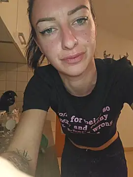 U prolazu online show from April 4, 5:56 pm