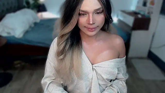 liaa lurrecams online show from November 14, 3:45 pm