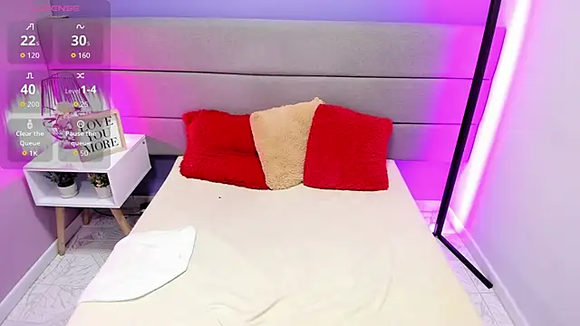 Ashleyyrobert online show from October 15, 8:11 pm