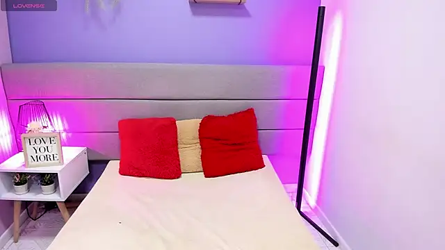 Ashleyyrobert online show from October 2, 8:03 pm