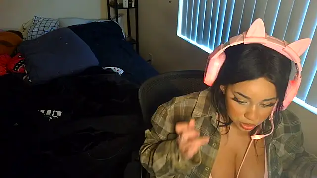 alexiajames99 online show from May 31, 2:17 am