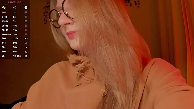 mollytuck online show from April 17, 5:04 pm