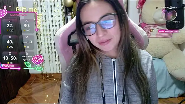 Maggie Fox3 online show from October 10, 1:43 am