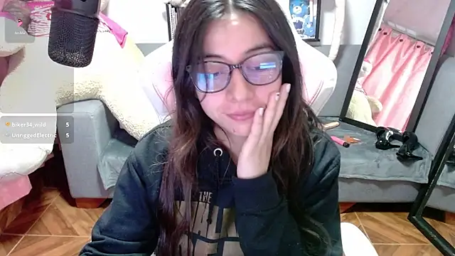 Maggie Fox3 online show from March 21, 2:38 am