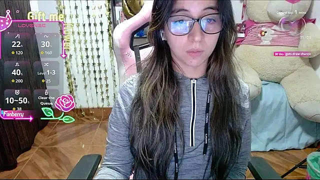 Maggie Fox3 online show from October 6, 1:22 am