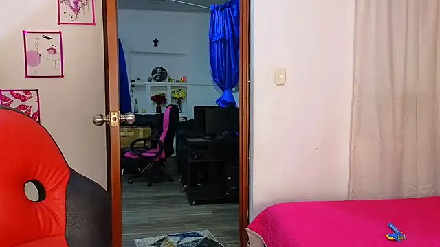 SexyLeilaa online show from September 27, 2:52 am