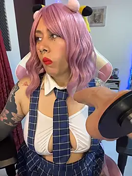 Luna Paris  online show from May 27, 9:45 pm