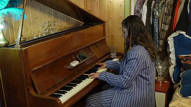 VanessaDoyle online show from September 24, 4:28 pm