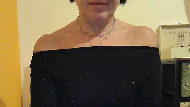 -Mia-   online show from November 10, 4:13 pm