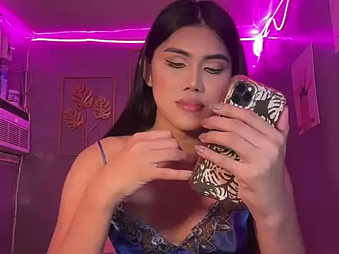 Delicate Savannah online show from September 23, 2:37 pm