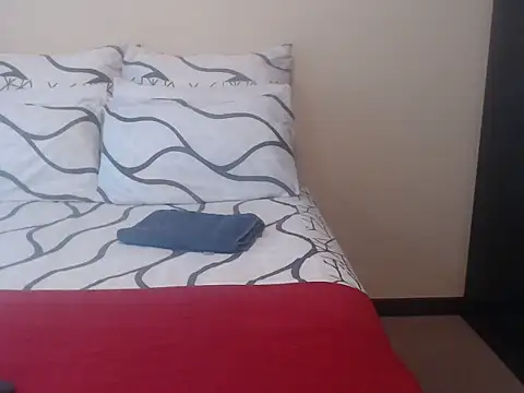 yummycherryxx online show from March 31, 8:03 am