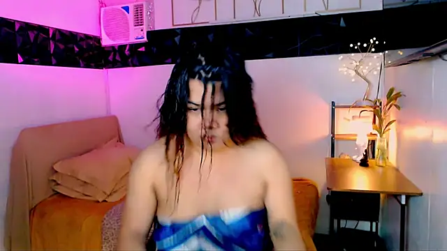 asiankatyhuge online show from November 7, 4:29 am