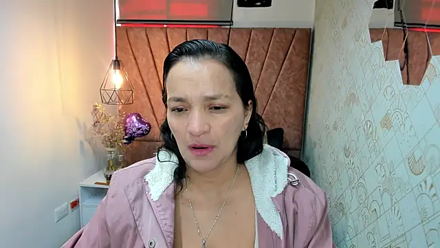 MarilynMiilf  online show from November 5, 7:30 pm