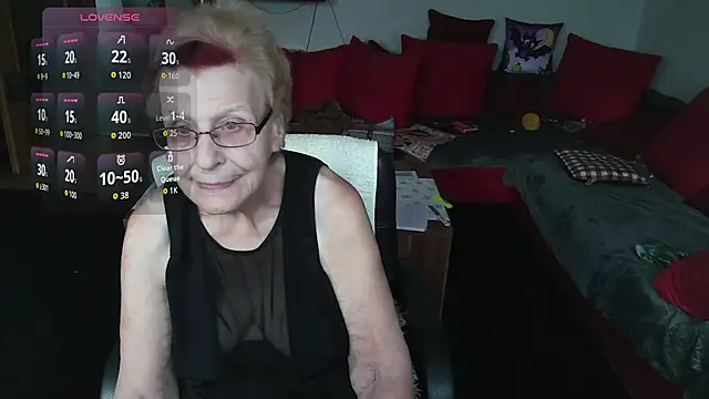 HeisseomaOriginal online show from October 3, 7:24 am