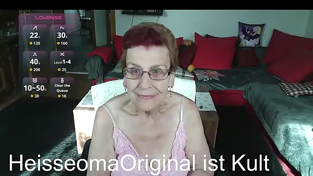 HeisseomaOriginal online show from June 8, 7:09 am