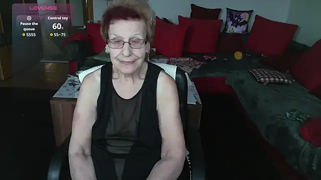 HeisseomaOriginal online show from October 22, 7:24 am