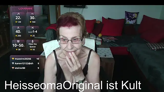 HeisseomaOriginal online show from June 7, 7:15 am
