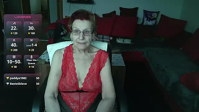 HeisseomaOriginal online show from December 2, 8:48 am