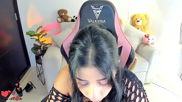 eval lee18 online show from March 8, 4:38 am