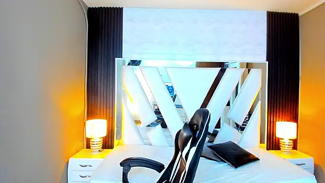 Linda4Petite online show from October 18, 6:21 pm