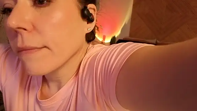 Ellie-L-Elizabeth online show from February 28, 2:11 am