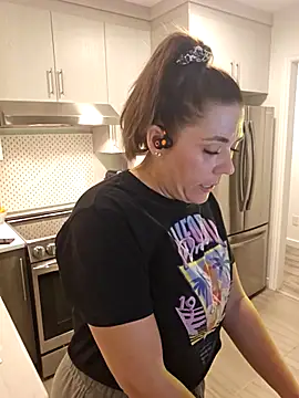 Ellie-L-Elizabeth online show from September 14, 11:35 pm