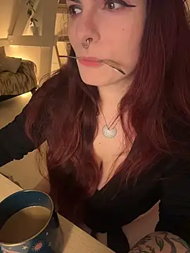 LunaMoongirl online show from February 8, 7:28 pm