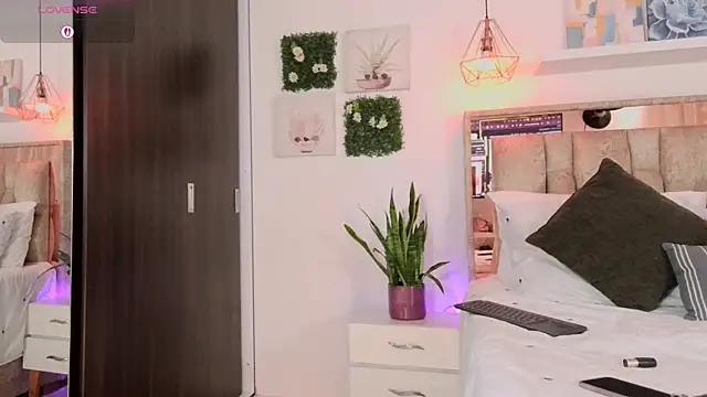 Dulce Morrys online show from February 16, 4:51 pm