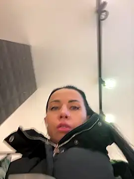 CrazzyChicks online show from January 9, 7:35 am