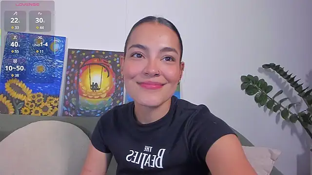 TIFFANYRUSSO online show from June 2, 5:41 am