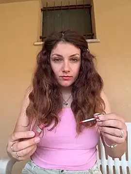 DaisyVibesss online show from April 17, 12:18 pm